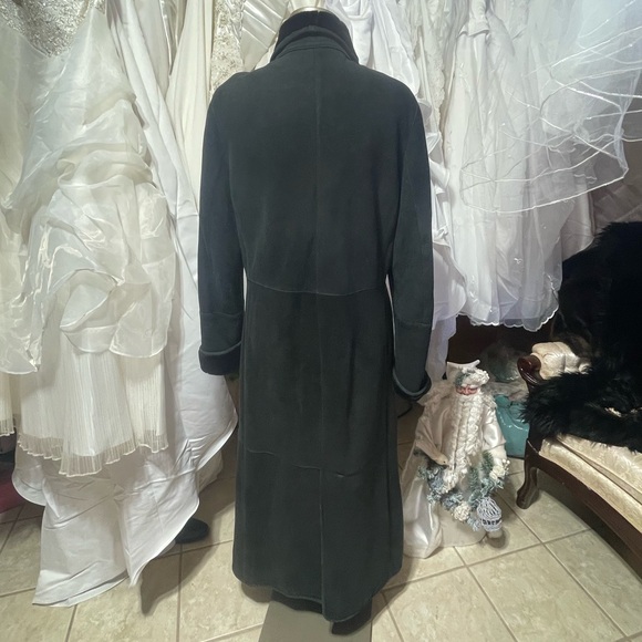 Luxurious Lamb Shearling lined coat - Picture 4 of 16